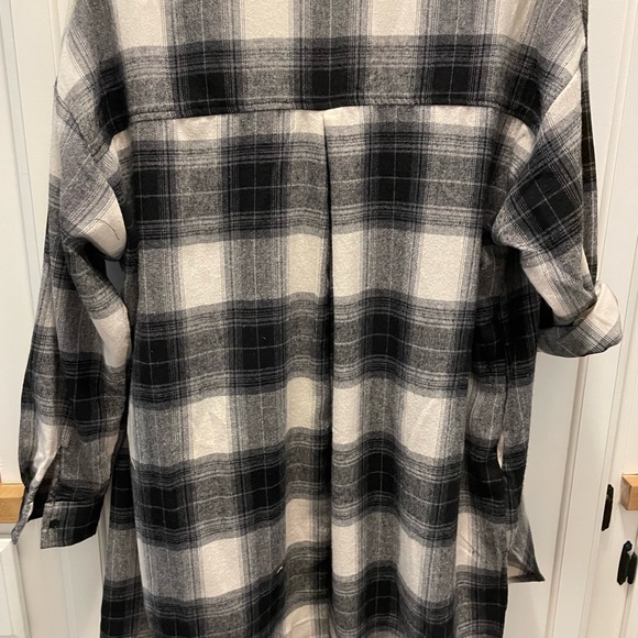 Long Shacket, Buffalo plaid, size small - Picture 2 of 3